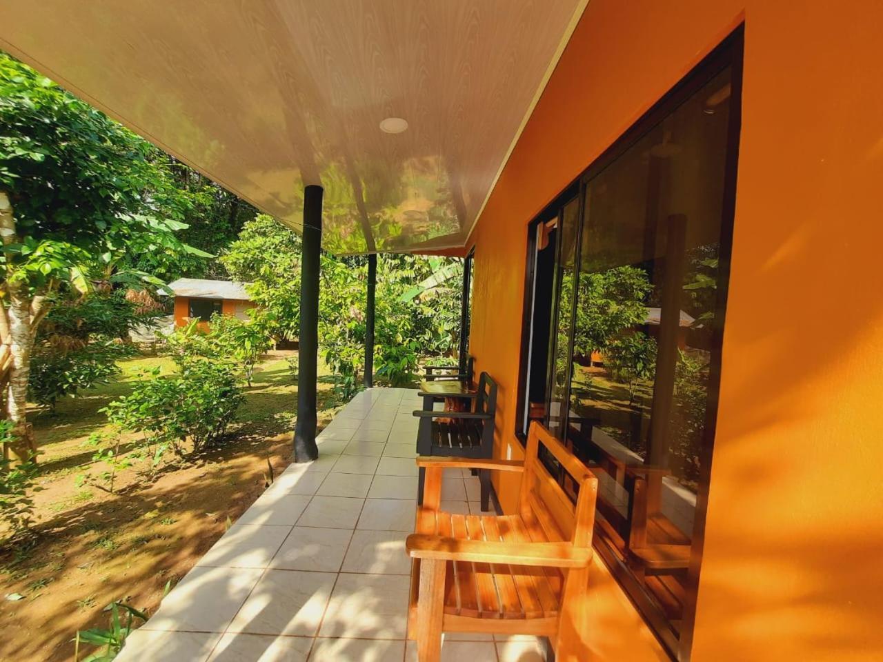 Cabinas Corcovado Green Parrot, Los Planes Drake Drake Bay Exterior photo